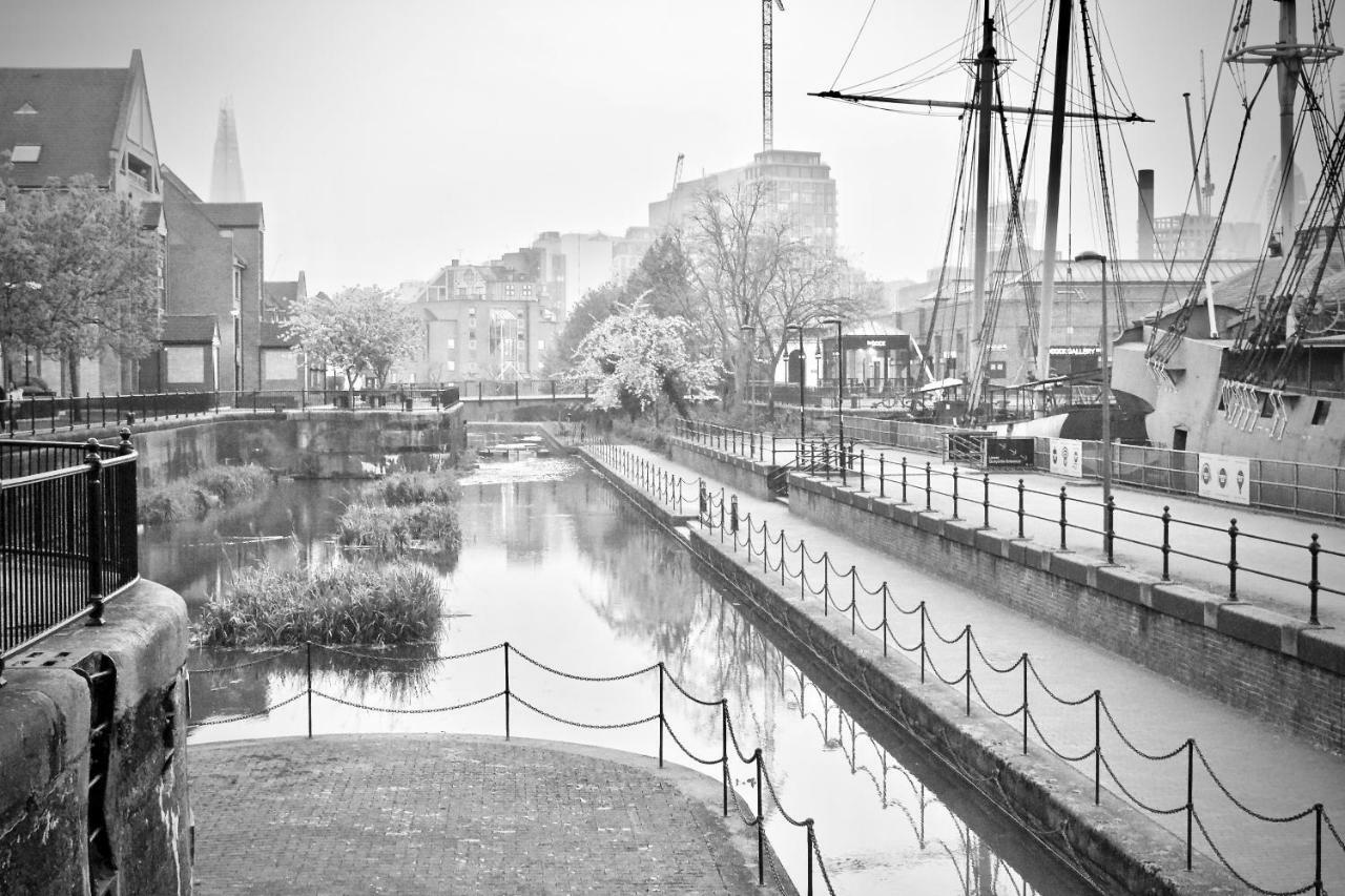 Apartament Tobacco Dock Studio Londra