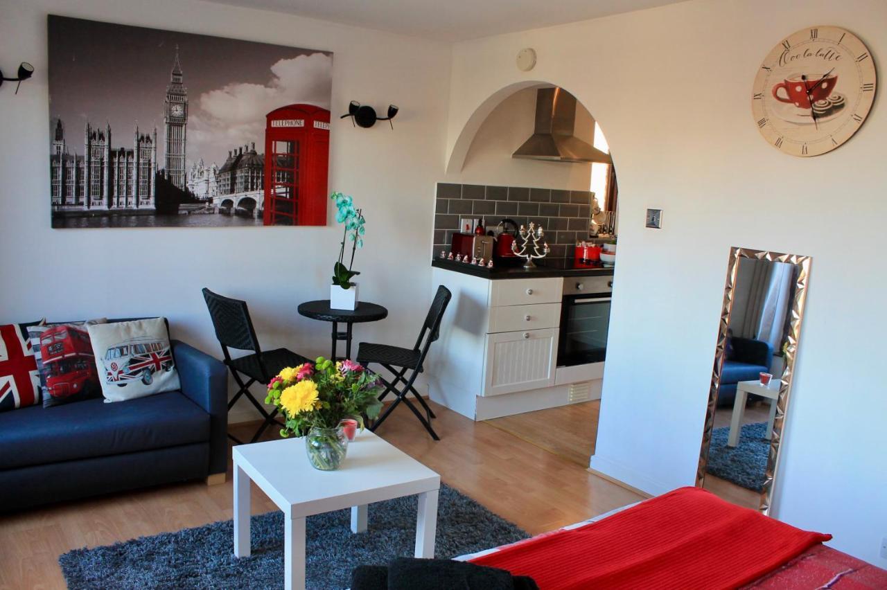 Apartament Tobacco Dock Studio