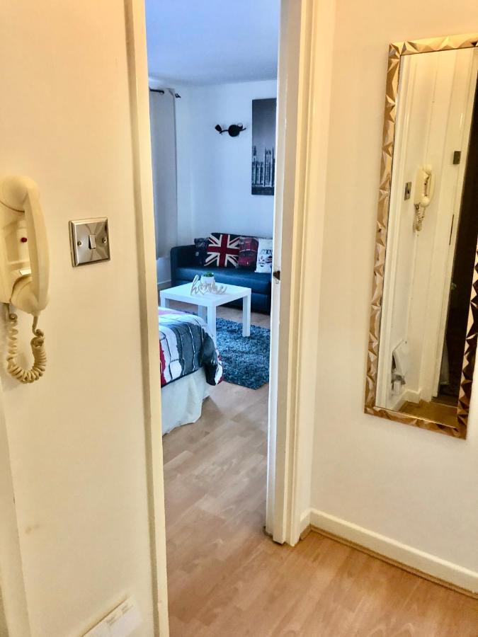 Apartament Tobacco Dock Studio *