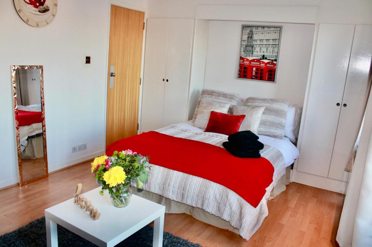 Tobacco Dock Studio Apartament