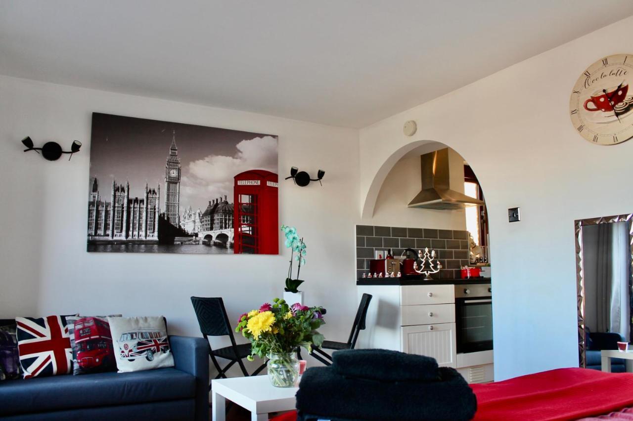 Tobacco Dock Studio * Londra